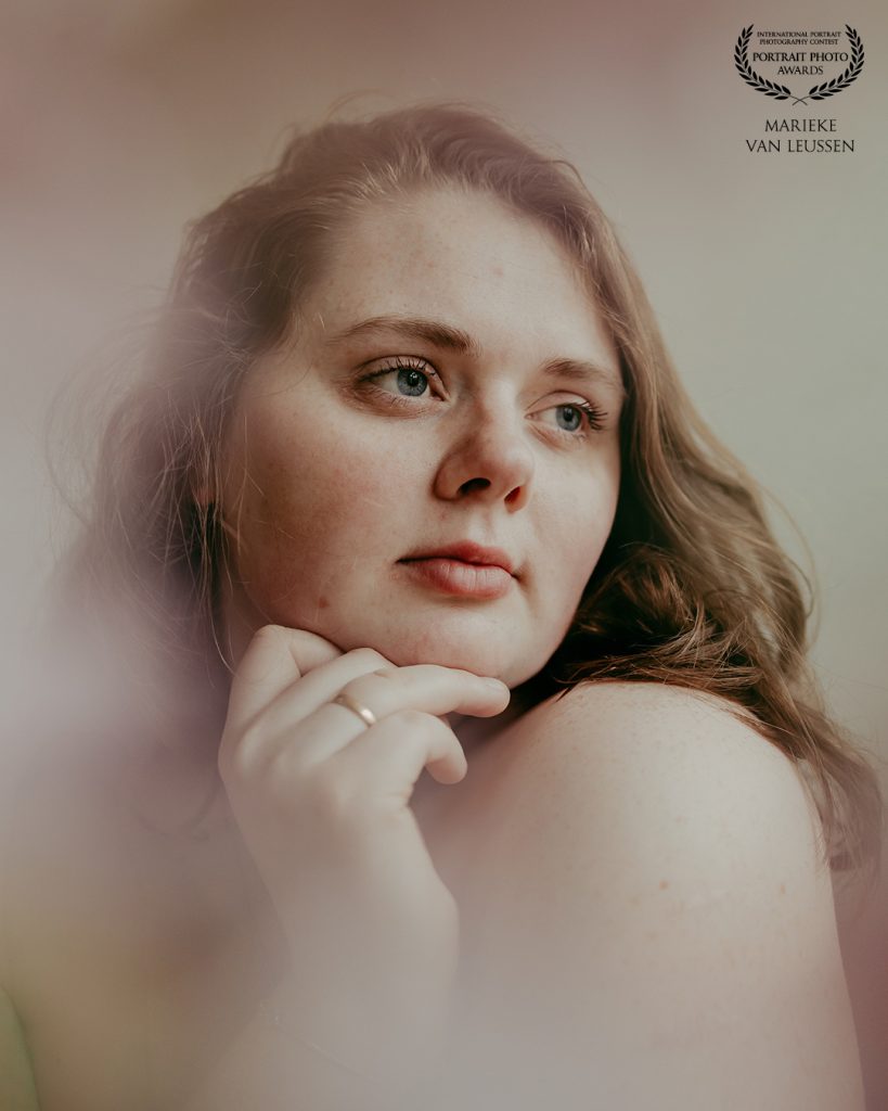 custom_logo_MARIEKE_VAN_LEUSSEN-netherlands-0XuWdF-111collection-portraitphotoawards
